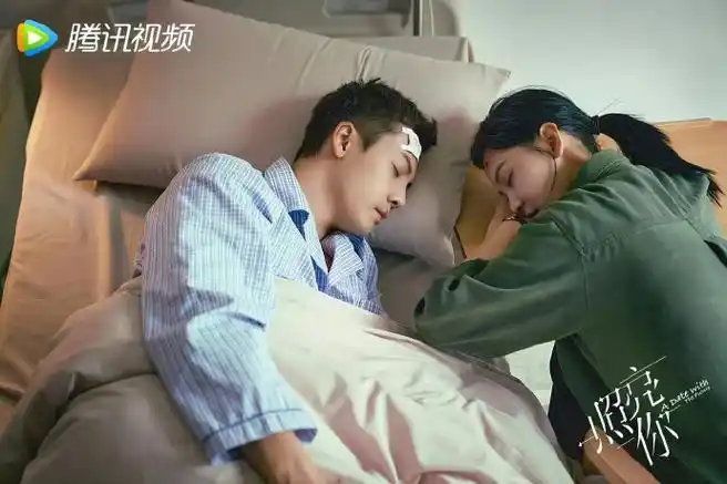 陈伟霆腿瘸了不像演的##靳时川患肿瘤##电视剧照亮你