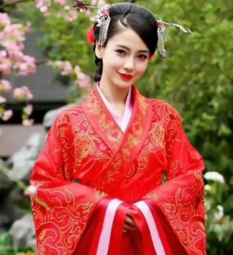 angelababy杨颖,白鹿,赵丽颖,赵露思的古装红衣造型,谁美到你了?