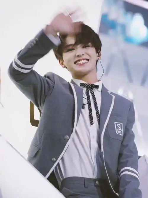 ninepercent出道4周年##今天是ninepercent出道四周年#朱正廷出道怂