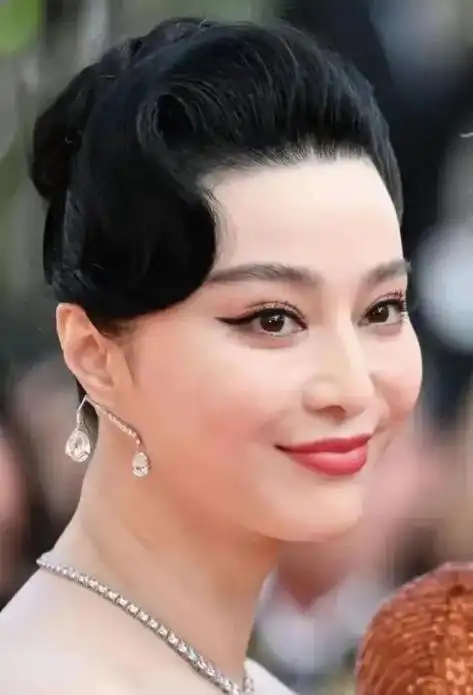 上桌被劝退遭华鼎奖侮辱42岁范冰冰近照曝光变化太大不敢认