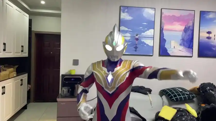 特利迦奥特曼皮套试穿展示