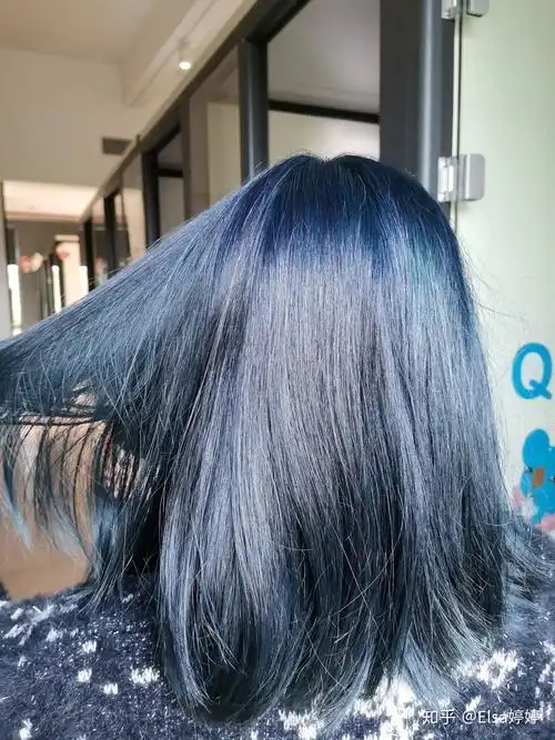 过年的时候染的蓝黑色头发现在怎么样了? - 知乎