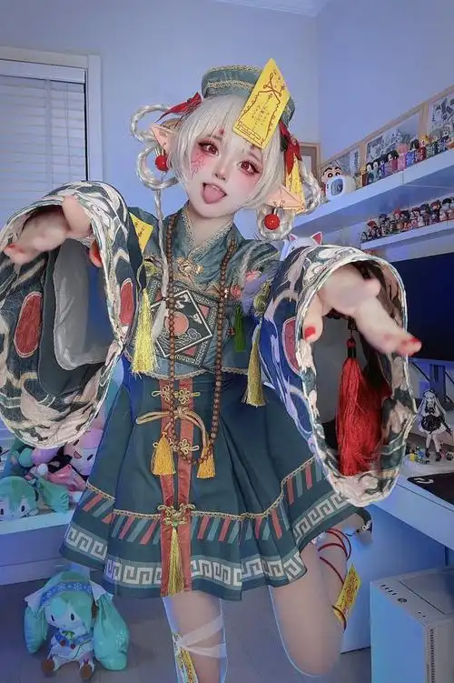 谁能告诉我这个小僵尸的原型是哪个嘛还是单纯就cos一个僵尸