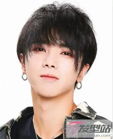 男生碎刘海发型 灵动俏皮塑造小脸