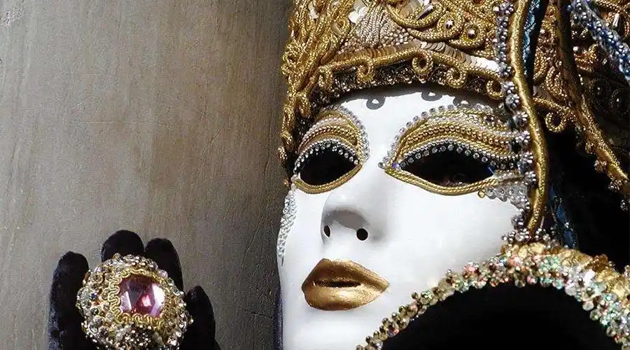 面具下是肌肉,比速这一波走位很抢眼 | 侃车·侃侃而谈