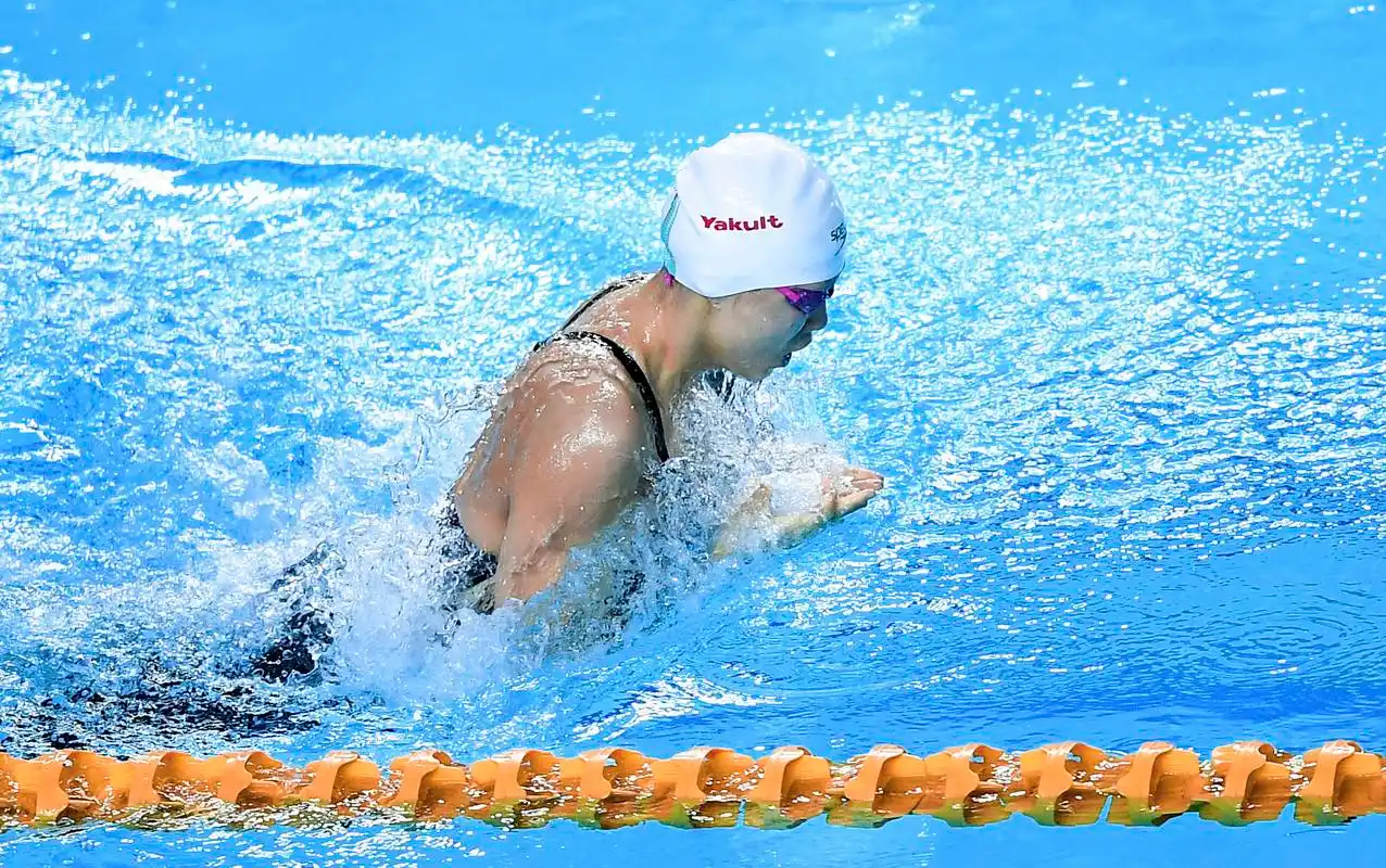 游泳体校甲组女子100米蛙泳决赛赛况