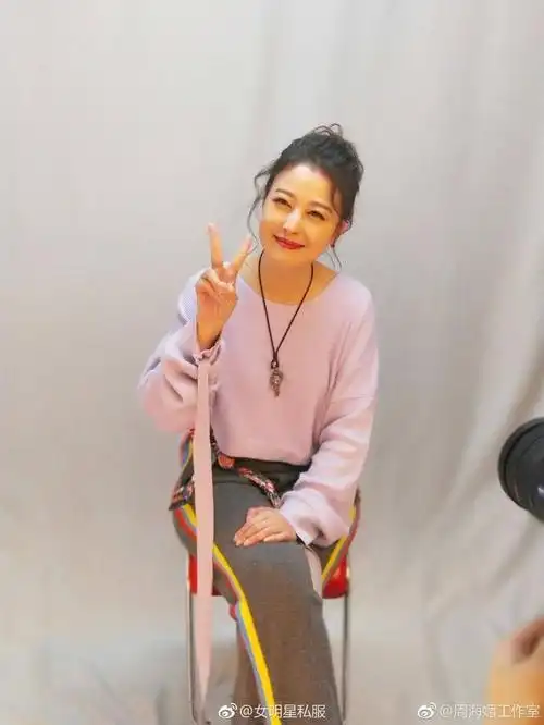 原创52岁历经9段失败感情不婚不育的她比洪欣更惨却成逆龄励志曲