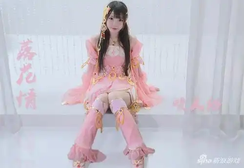 七秀定国萝莉咬人猫翻跳古风舞蹈落花情