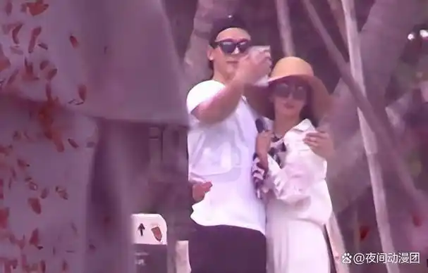 据悉两人的结识还是任泉签的线,在李冰冰与许文楠恋情曝光后,李冰冰也