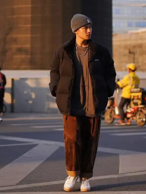 秋冬男士黑灰棕三色叠穿广州街拍