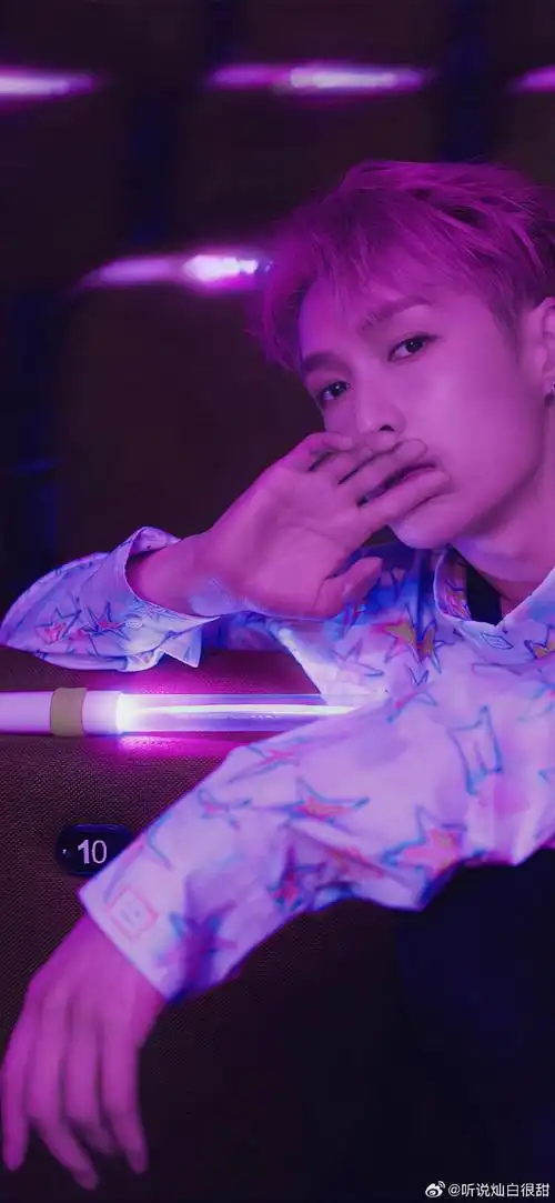 张艺兴[超话]##张艺兴壁纸##张艺兴 街舞运动大使