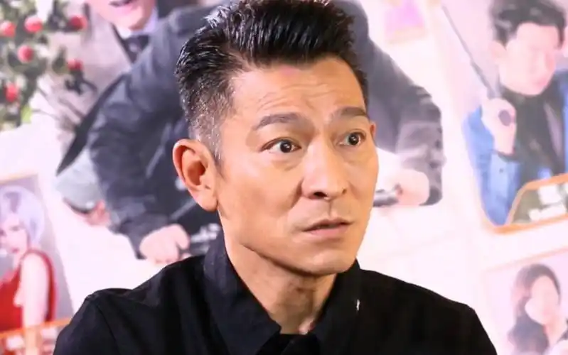 另外,在歌唱节目中,天王刘德华将以录 演的形式表现节目,并且和王一博