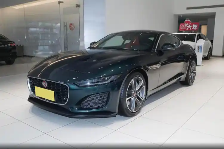 豪华品牌跑车仅58.2万起,2.0t爆300马力,5.7秒破百,捷豹f-type