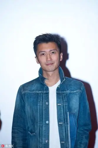 谢霆锋寸头发型