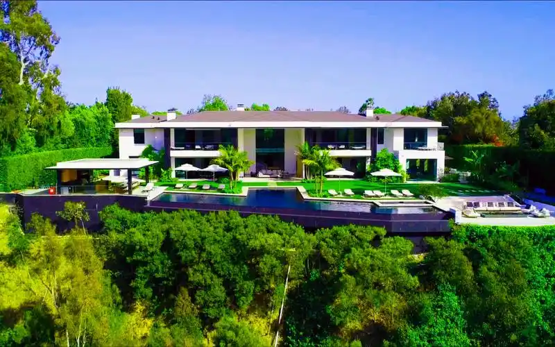 实拍圣莫妮卡的非凡现代化风格庄园别墅惊叹的设施和时尚独特的美感