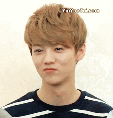 鹿晗 鹿哥 luhan 鹿哥是真的很喜欢玩偶啊,鹿三岁上线