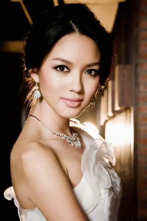 全世界五官最精致的5张面孔中国有一人上榜当之无愧