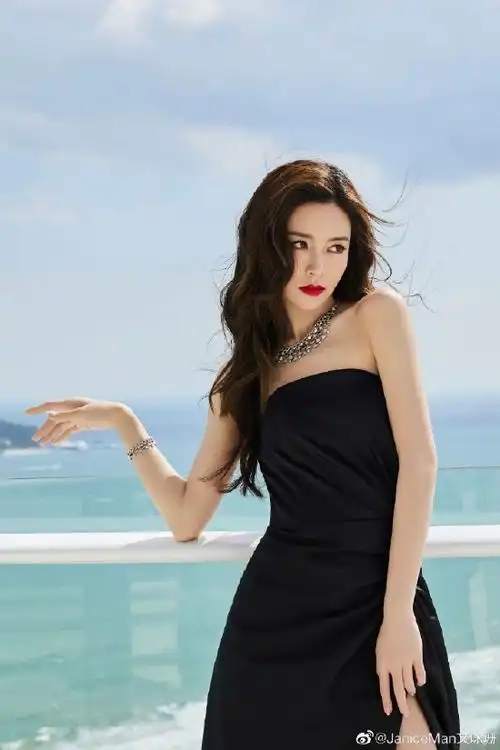 大波浪卷发披肩港风十足|文咏珊|港风|大波浪_新浪女性_新浪网