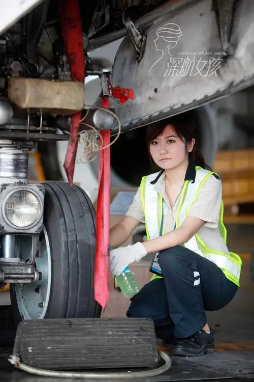 深航女孩——徐冉?机务中的优雅木槿