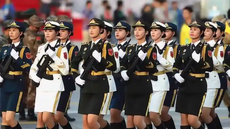 各国女兵阅兵式风采大比拼中国女兵英姿飒爽气势庞大全场倾倒