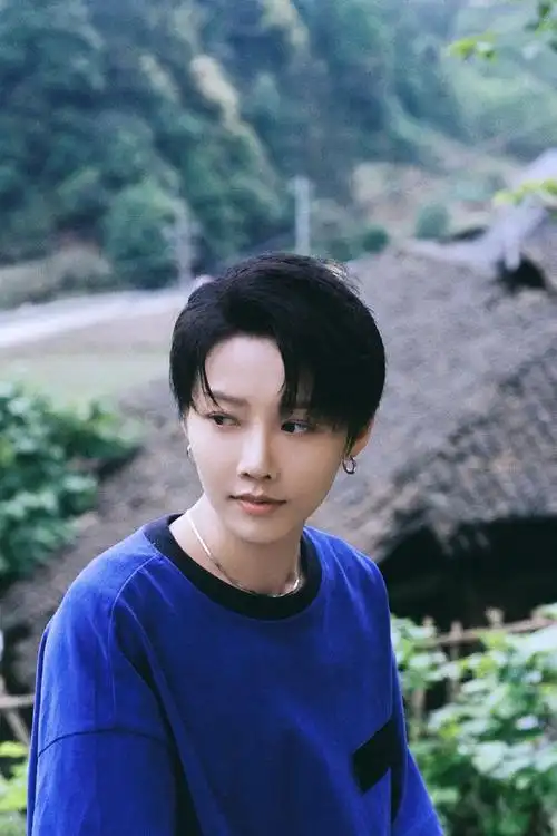 刘雨昕加盟央视《你好生活》重走长征路传递正向价值观