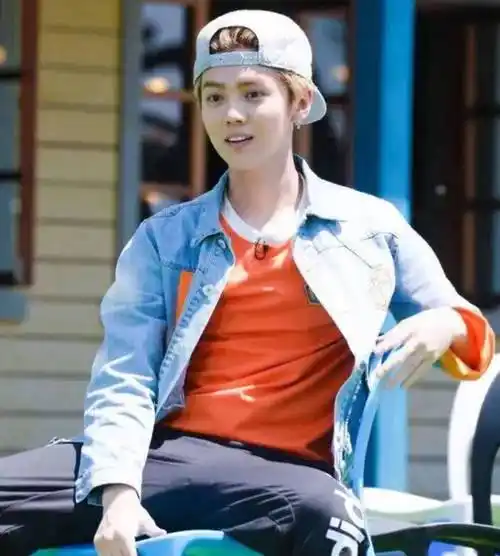 原创从全网劝分到全网催婚鹿晗关晓彤这对恋人到底经历了什么