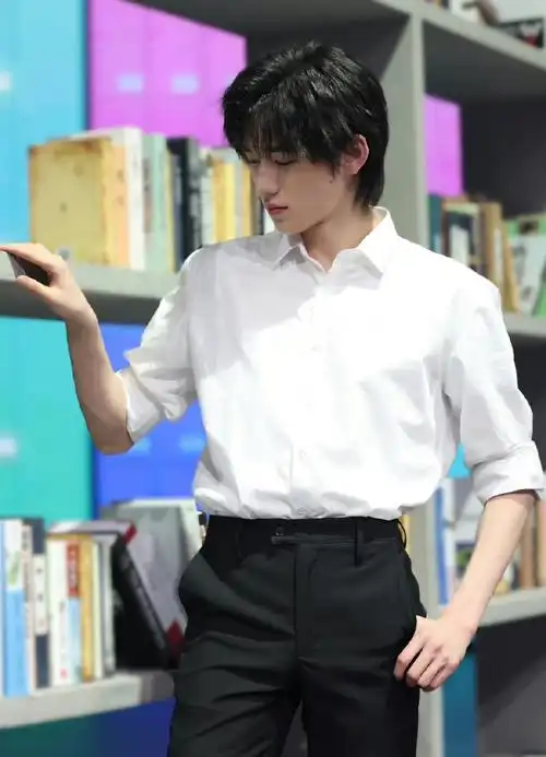 宋亚轩分享独门绝技手肘演奏法