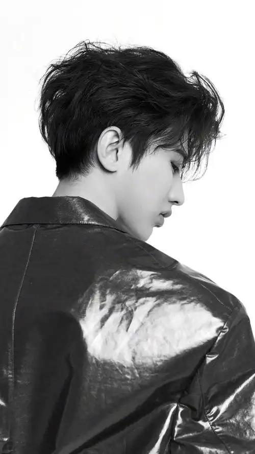 蔡徐坤帅气手机壁纸图片_明星_手机壁纸下载_美桌网