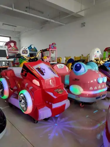 内蒙古公园广场电动儿童碰碰车电瓶车厂家