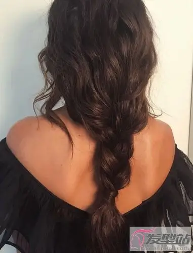 单麻花辫怎么编好看 时尚满分麻花辫也能玩出新花样