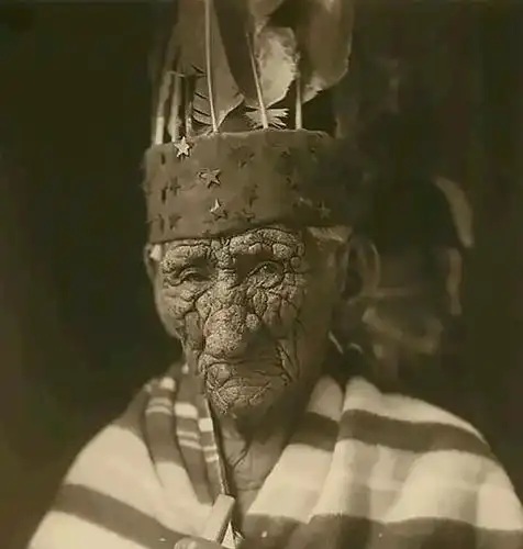 世界上最长寿的人,活到138岁,养生秘诀是8个老婆