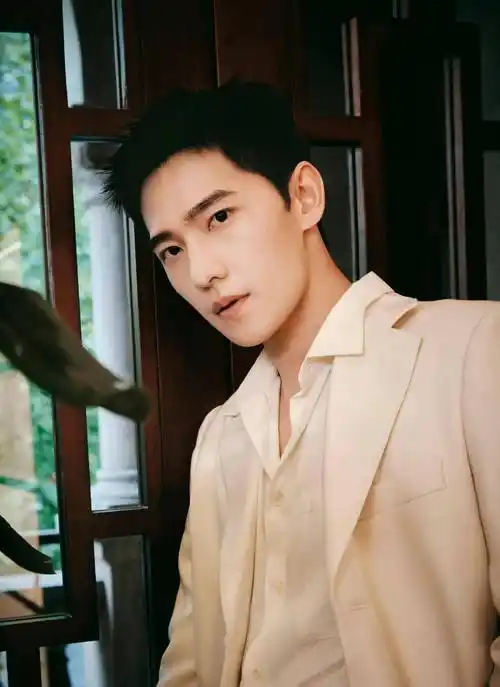 男明星杨洋时尚写真:风度翩翩,气宇不凡_杨洋_时尚_写真