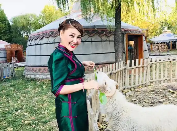 乌兰图雅多大年龄结婚了吗乌兰图雅个人资料简介简历曝光