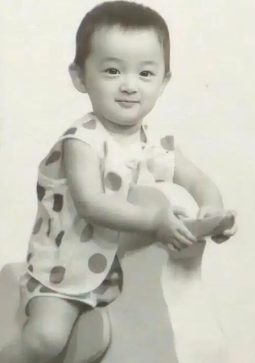 你没见过的明星童年照不是真爱粉认不出来