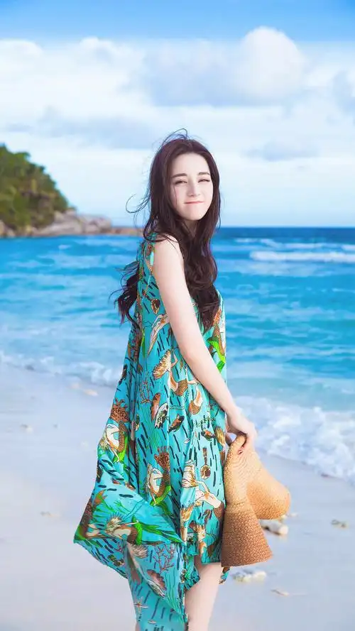 一组迪丽热巴超美手机壁纸图片分享给大家,喜欢迪丽热巴的朋友就赶紧