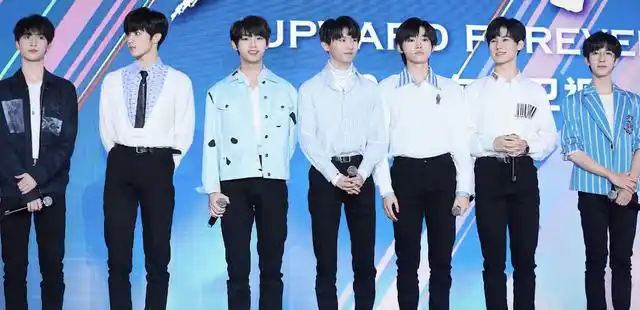 时代少年团新团综,每期邀前辈,tfboys名字出现在招商现场