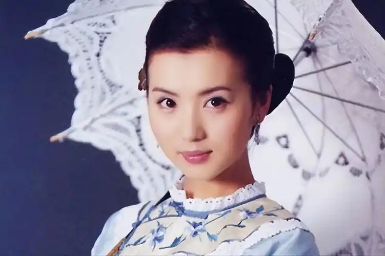 回顾万人迷陈好当红时嫁大8岁富商先后生3子45岁越活越美丽