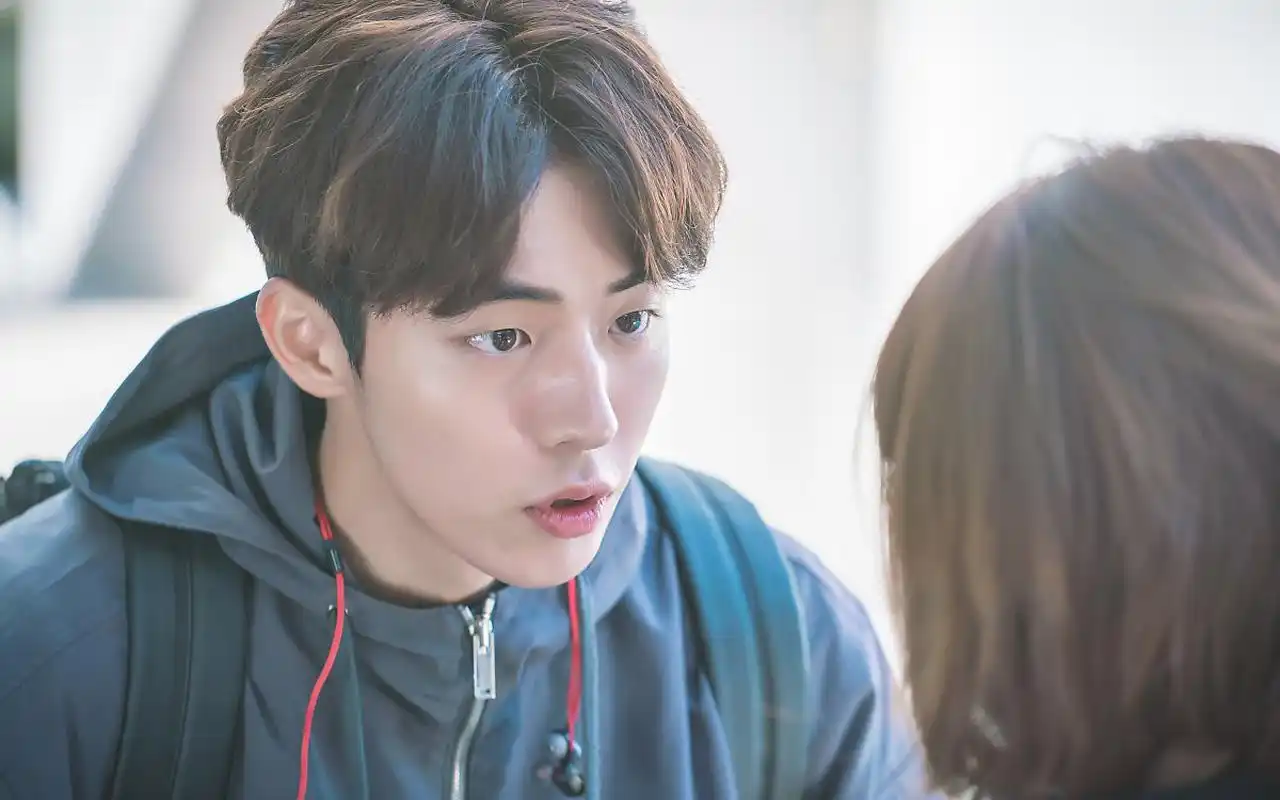 南柱赫《举重妖精金福珠》高清剧照图片桌面壁纸