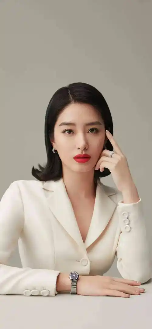 湖北美女杨采钰惊艳美照_生活_新剧_孩子