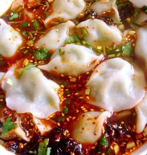 这样做的酸汤水饺筋道爽滑鲜嫩多汁厨师长尝了都要竖起大拇指