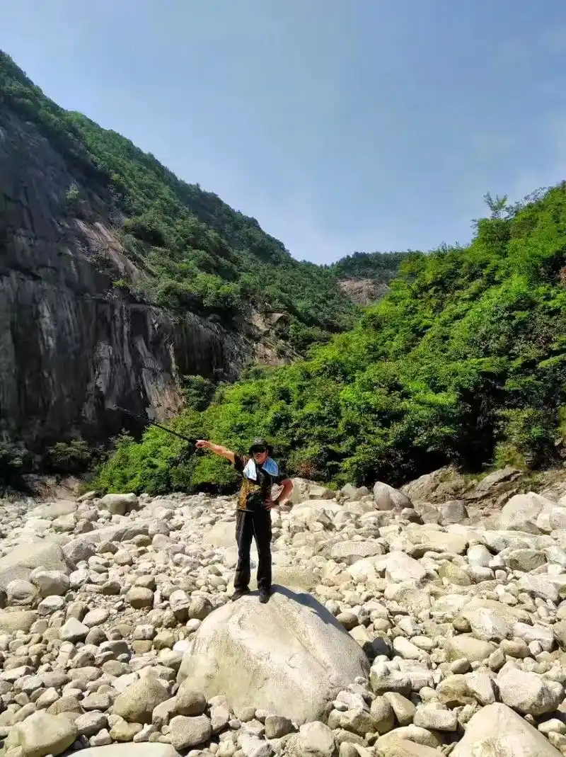 登顶大别山最高峰白马尖!流水下山非有意,片云归洞本无心,人生 - 抖音