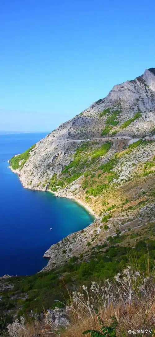 碧海蓝天竖屏壁纸超清_海边超唯美手机壁纸图片