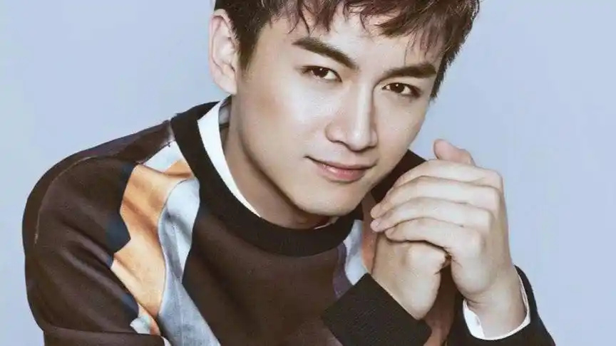 陈晓,内娱第一个会担心笑起来会有皱纹的人,这笑容真的太治愈!