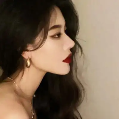 03-31霸气红唇女生头像图片2021-12-17微信动漫女头高冷红唇霸气推