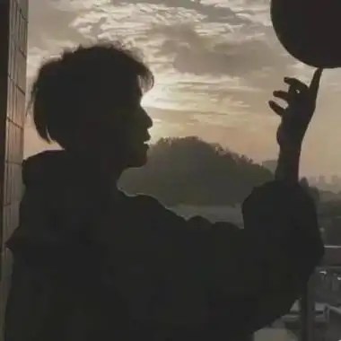 男生抑郁心情不好的伤感头像 把日子过开心比什么都重要