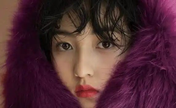 5岁就开始拍摄策划的张子枫,很有表演天赋,如今也很有名气