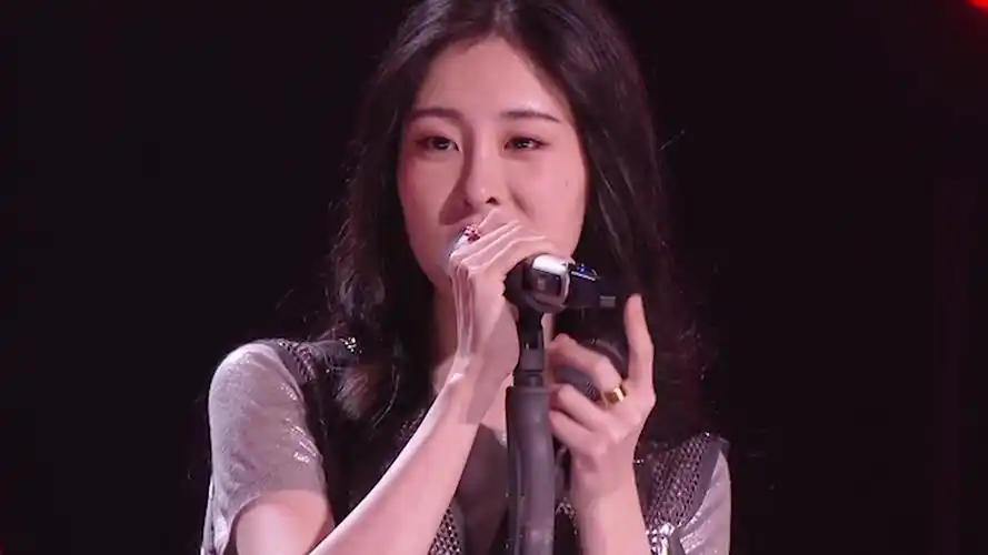 张碧晨重归好声音当导师清唱热门网络热歌让你感受什么叫实力