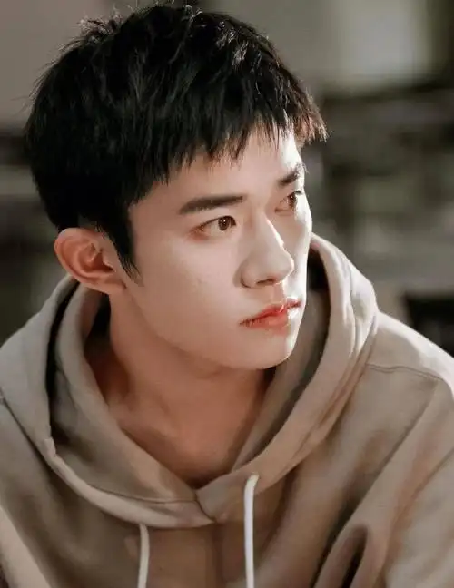 易烊千玺的上升星座是