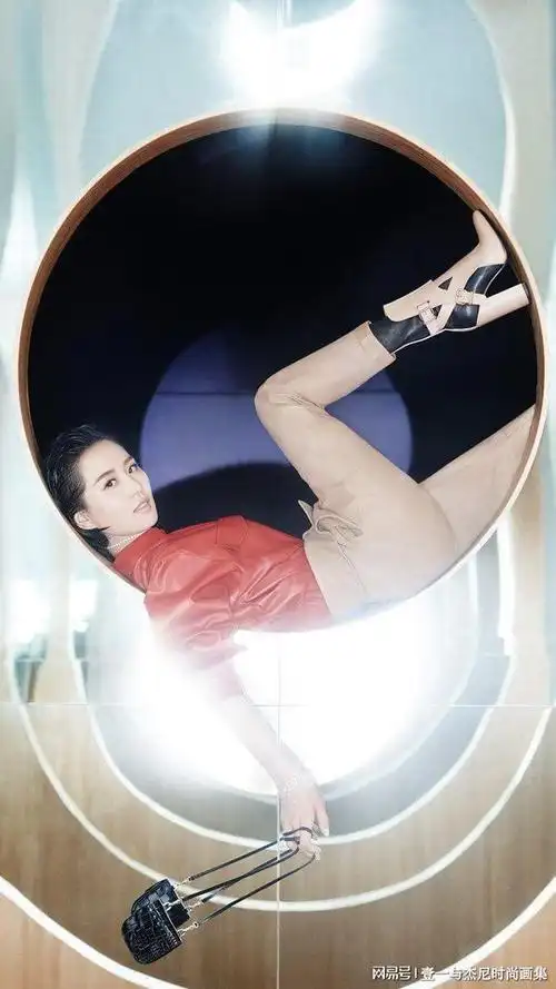 刘诗诗和香奈儿如此沉闷何以被深爱着