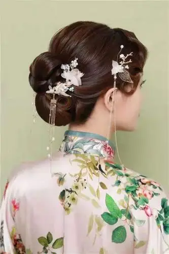 波纹气质盘发 清新花鸟旗袍造型